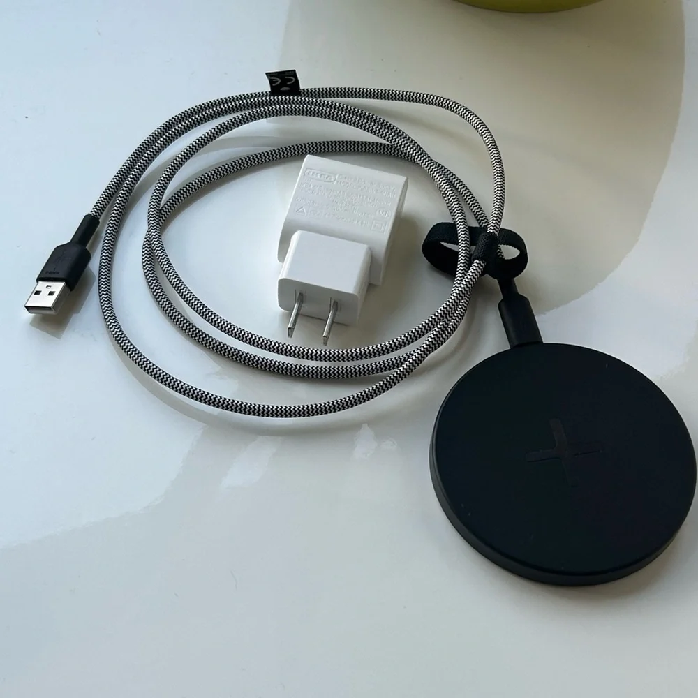 IKEA Black/White Wireless Charger & Cable Set with Adapter